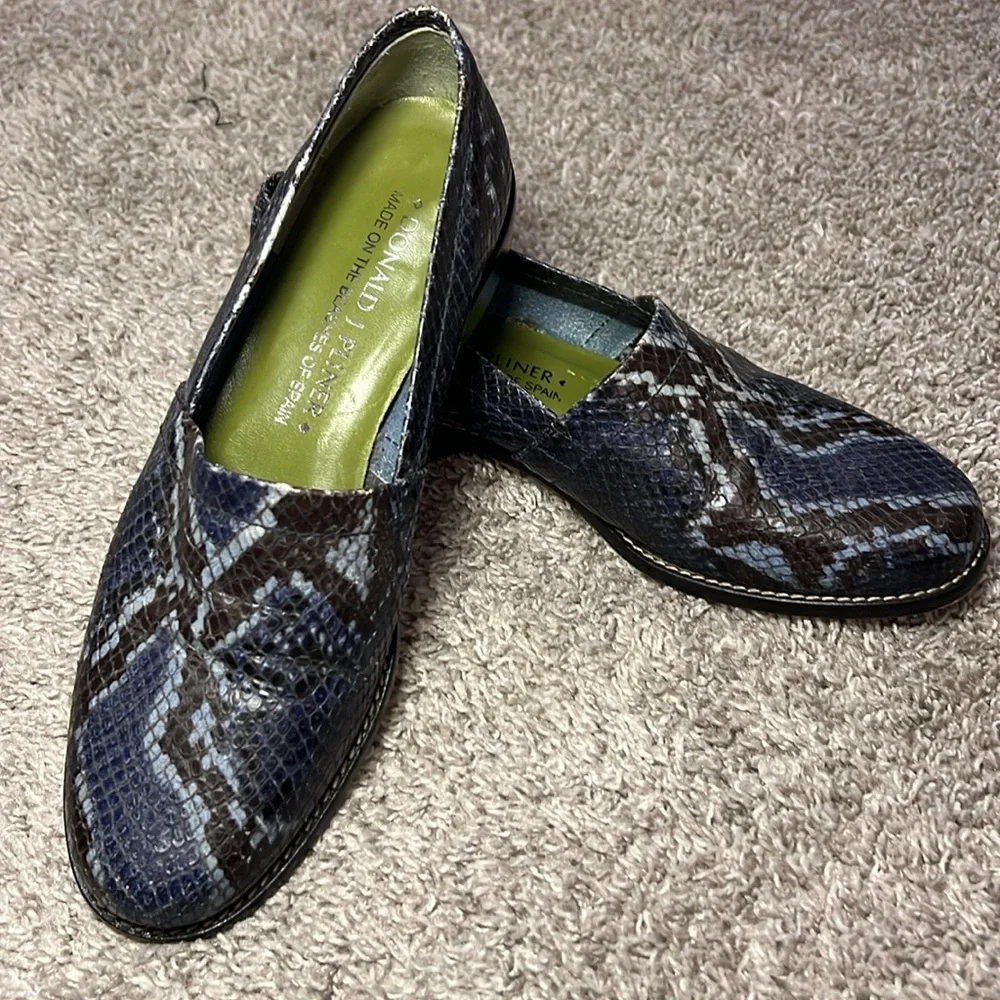 Women’s Donald‎ J Pliner brown leather loafers Snakeskin 5.5 51/2 Flats Comfy